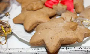 Gwiazdki piernikowe, idealne na święta. Pyszny przepis na bezglutenowe pierniki.