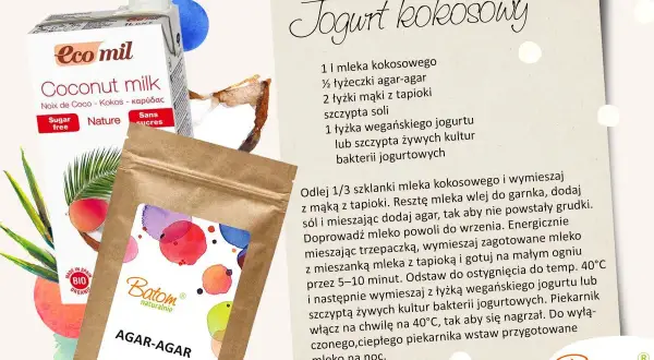 Przepis na jogurt kokosowy z wegańskimi kulturami bakterii jogurtowych. Składniki: mleko kokosowe, agar-agar, mąka z tapioki, sól, wegański jogurt lub żywe kultury bakterii jogurtowych.